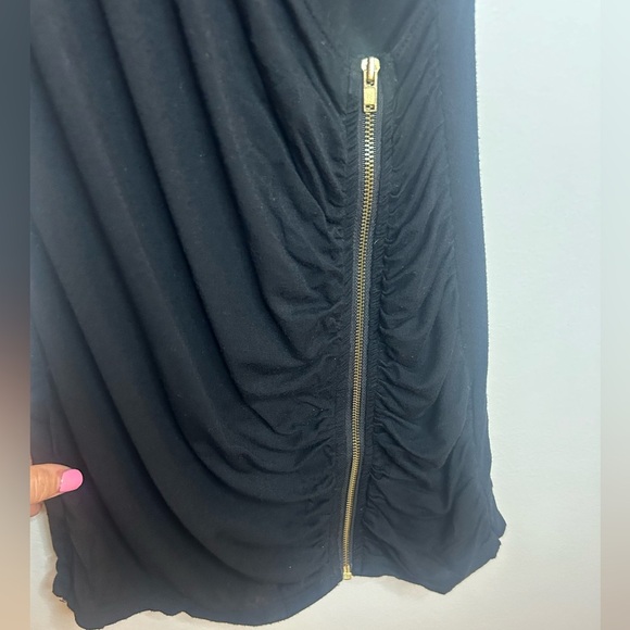 GUESS, size XSmall, gold hardware, side zip, stretchy black top, mid rouche - Picture 4 of 5